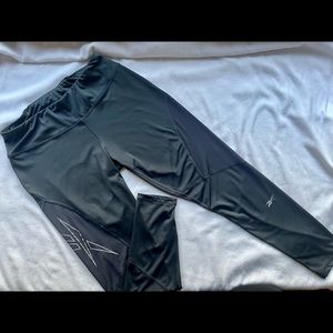 Reebok leggings size medium